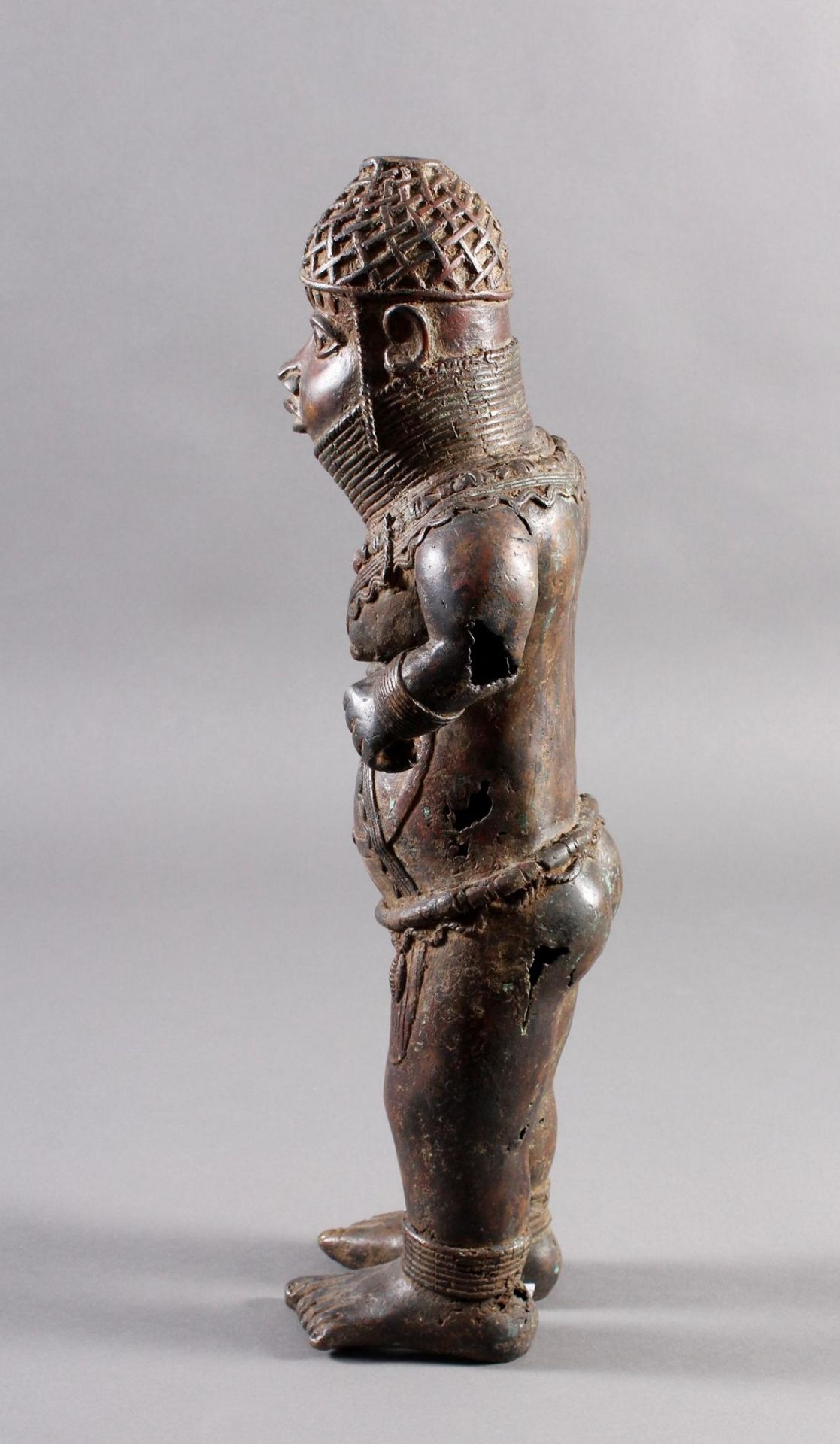 Bronze Gedenkfigur, Benin, Nigeria, 20. Jahrhundert - Image 6 of 11