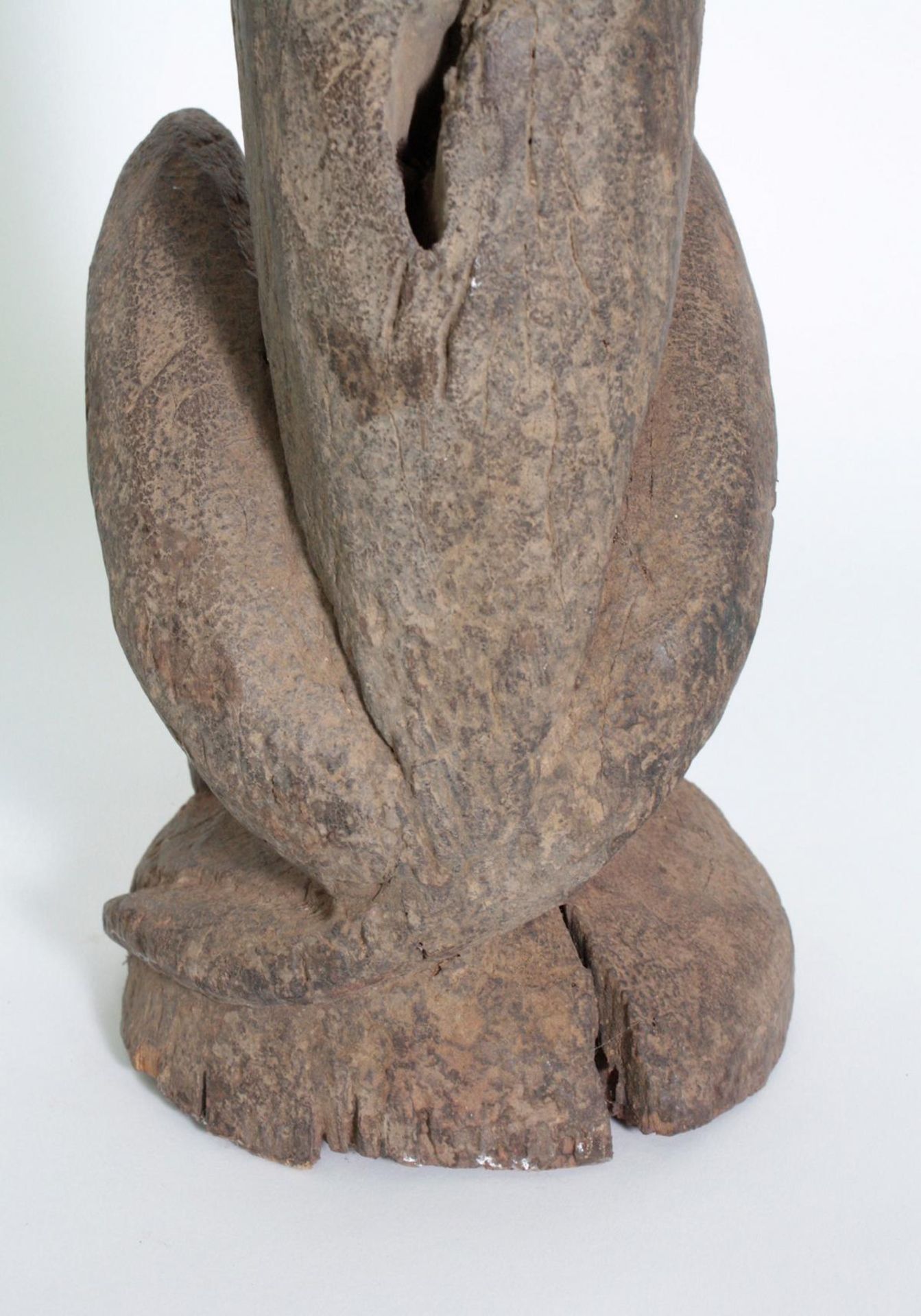 Hockende zoomorphe Figur, wohl Lobi, Burkina Faso, 1. Hälfte 20. Jh. - Image 6 of 10