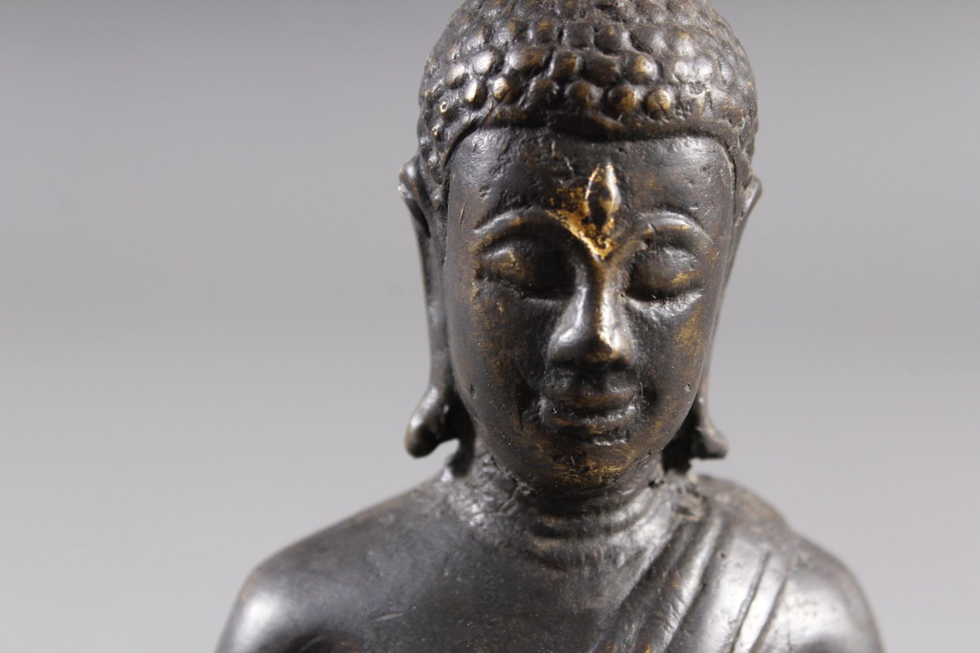 Bronze Buddha, Sukhothai Thailand, 18. / 19. Jahrhundert - Bild 6 aus 7