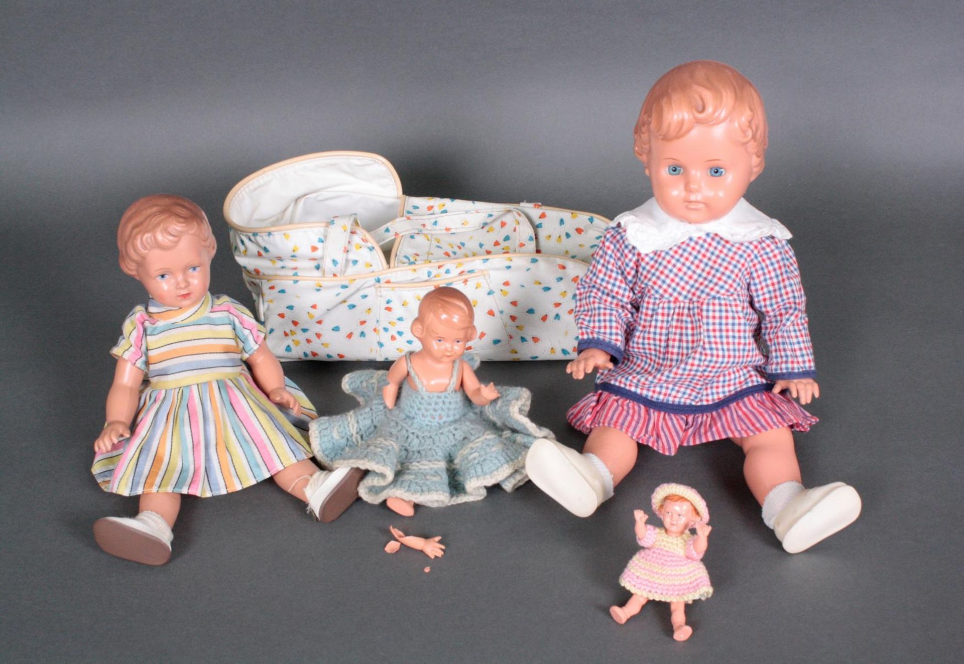 Vier Celluloid Puppen-Mädchen