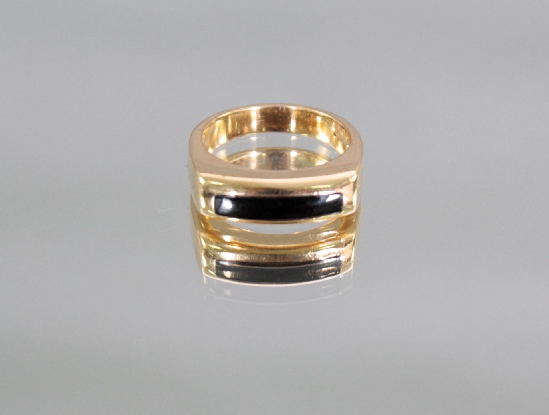 Damenring mit Onyx, 14 Karat Gelbgold