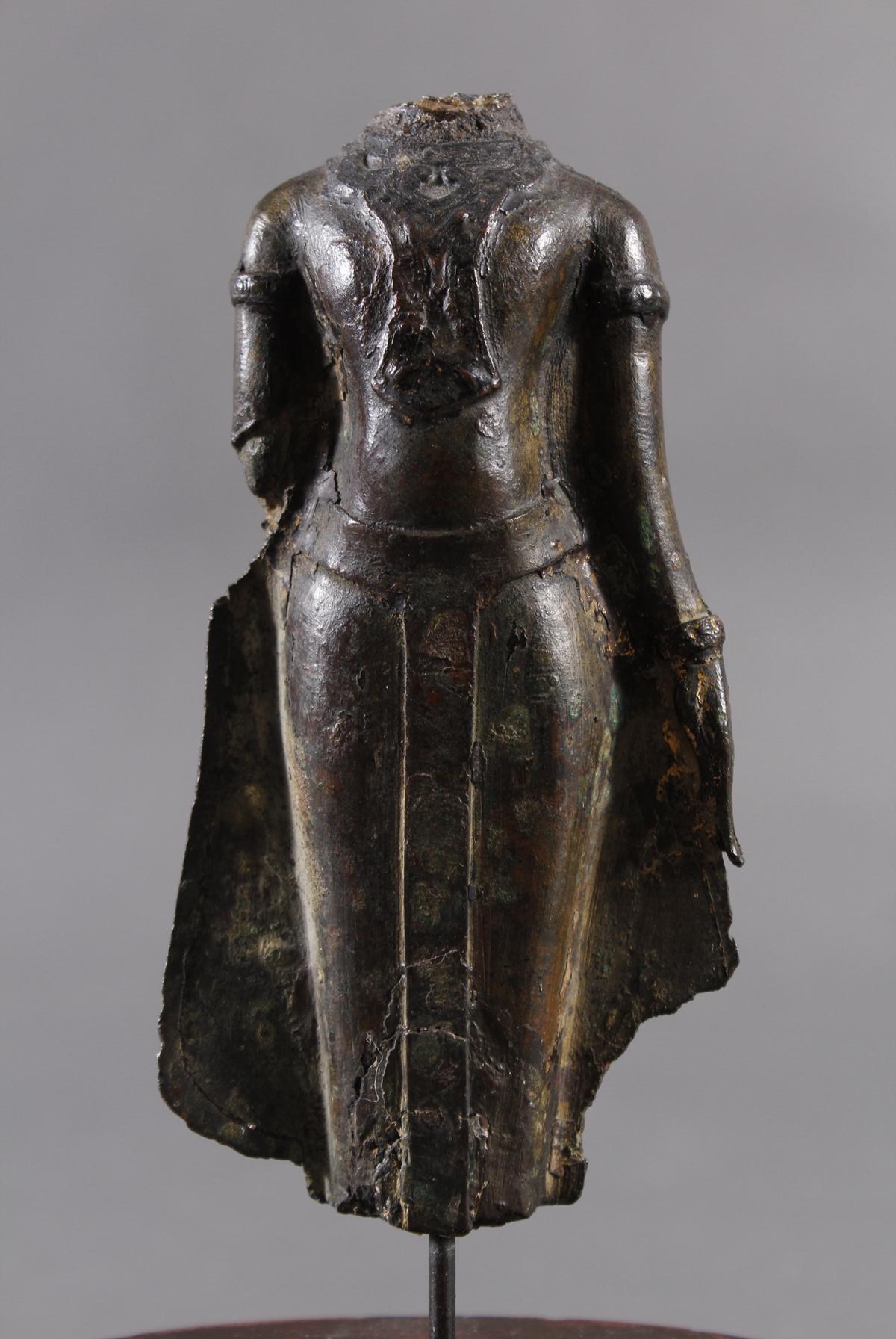 Bronze Buddha-Fragment, wohl Khmer, 13./14. Jahrhundert - Image 2 of 9