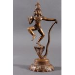 Bronze des tanzenden Shiva auf sechsköpfiger Kobra stehend, Indien 20. Jahrhundert