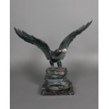 Großer Bronze Adler auf Felsen um 1900