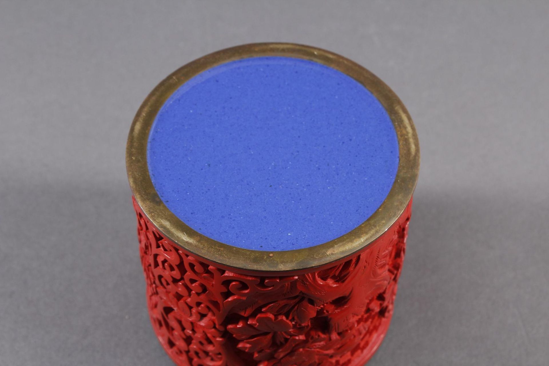 Deckeldose aus rotem Schnitzlack, China 20. Jahrhundert - Image 14 of 14