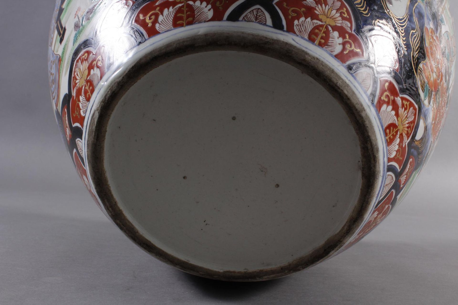 Große Prunk-Deckelvase, Imari, Japan, Meiji Periode - Bild 29 aus 29