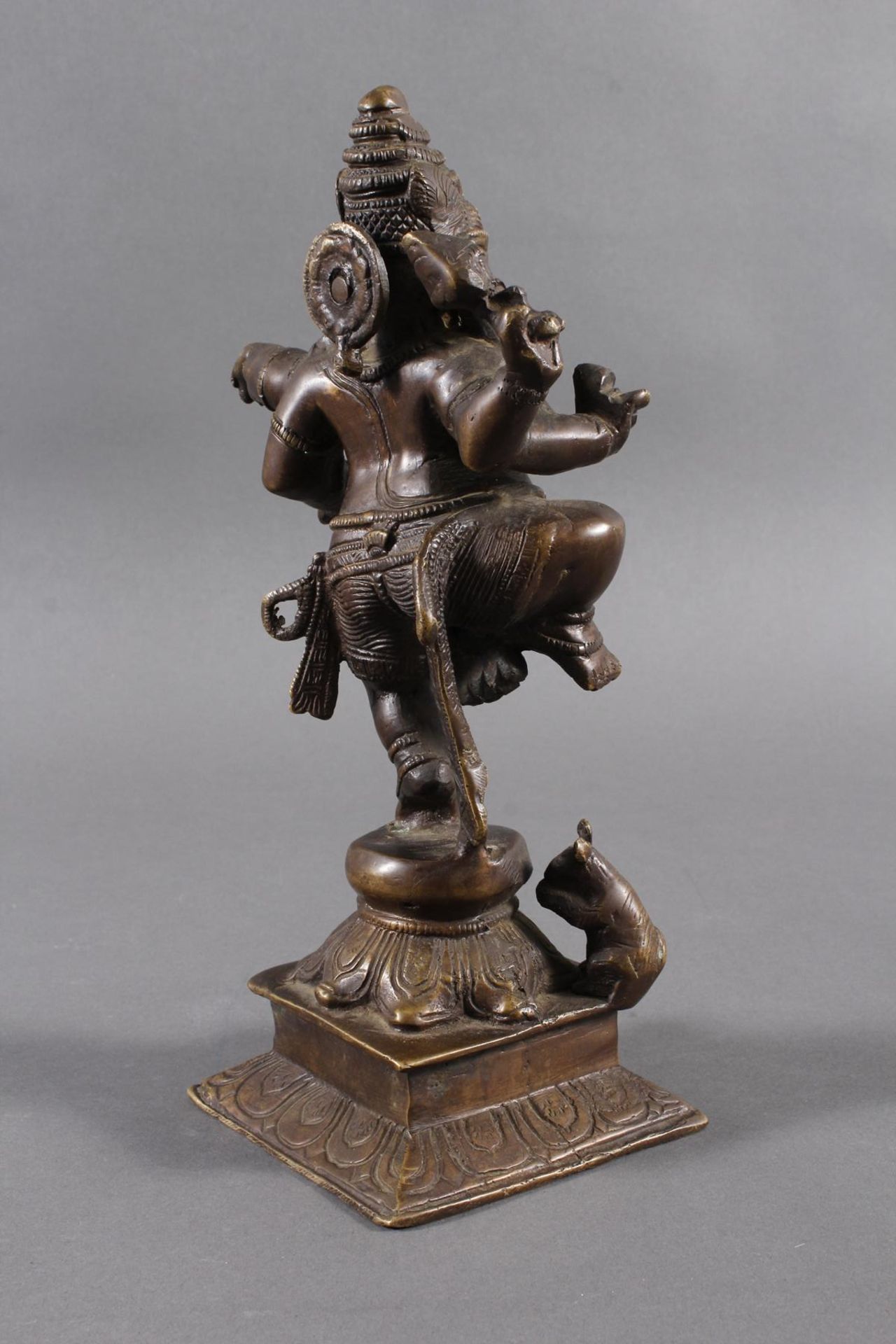 Bronze des tanzenden, vierarmige Ganesha, Südindien, Anfang 20 Jahrhundert - Bild 14 aus 16