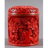 Deckeldose aus rotem Schnitzlack, China 20. Jahrhundert