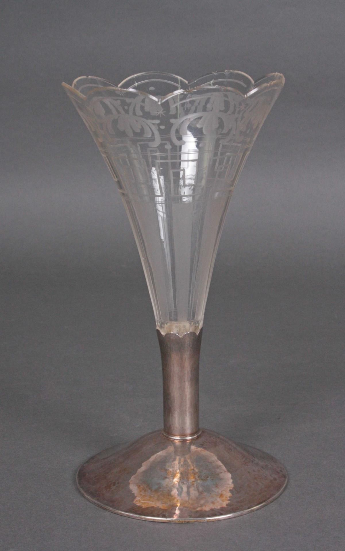 Vase mit silbermontiertem Fuß um 1900 - Bild 2 aus 6