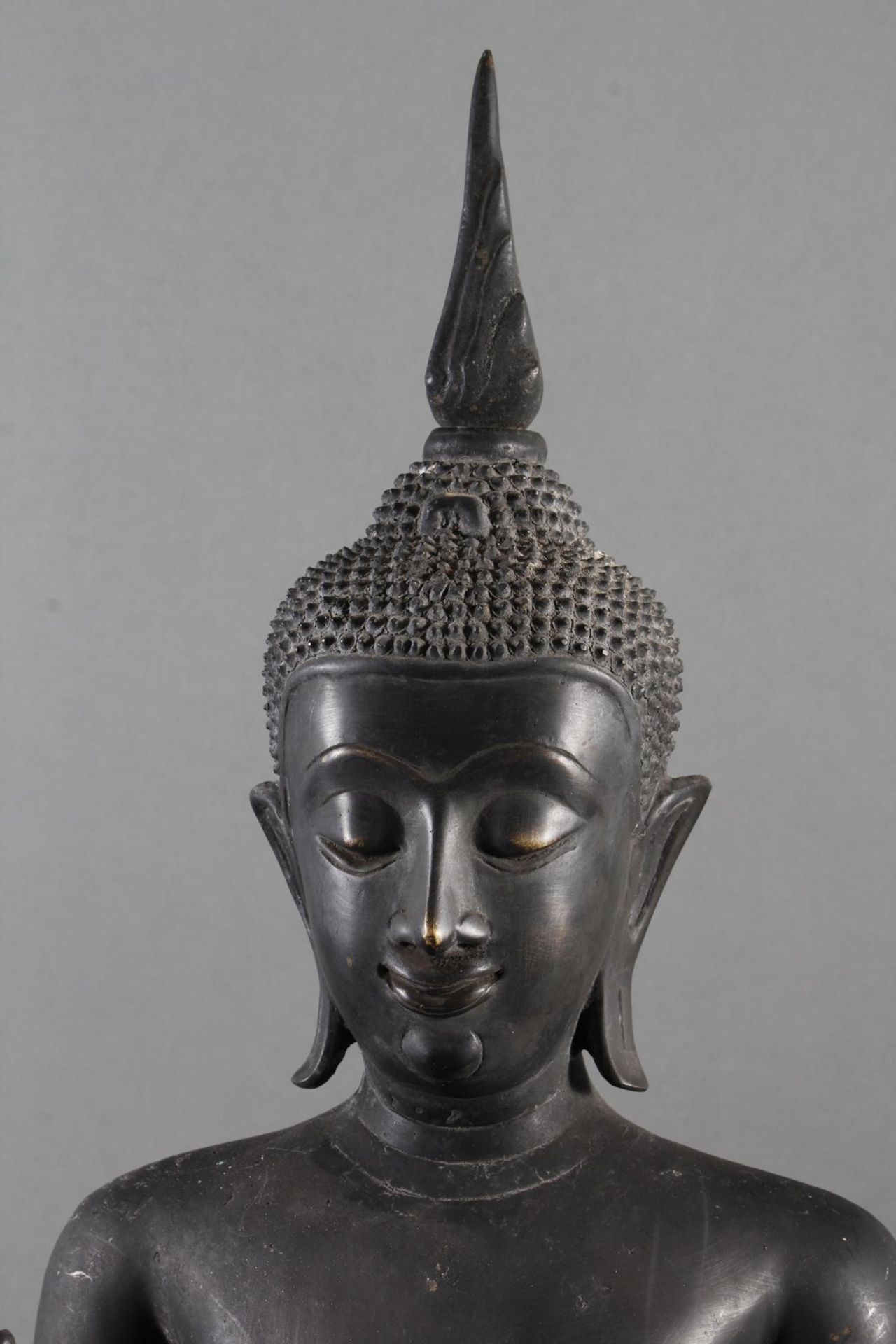 Darstellung des stehenden Buddha, Burma Anfang 20. Jahrhundert - Bild 4 aus 19