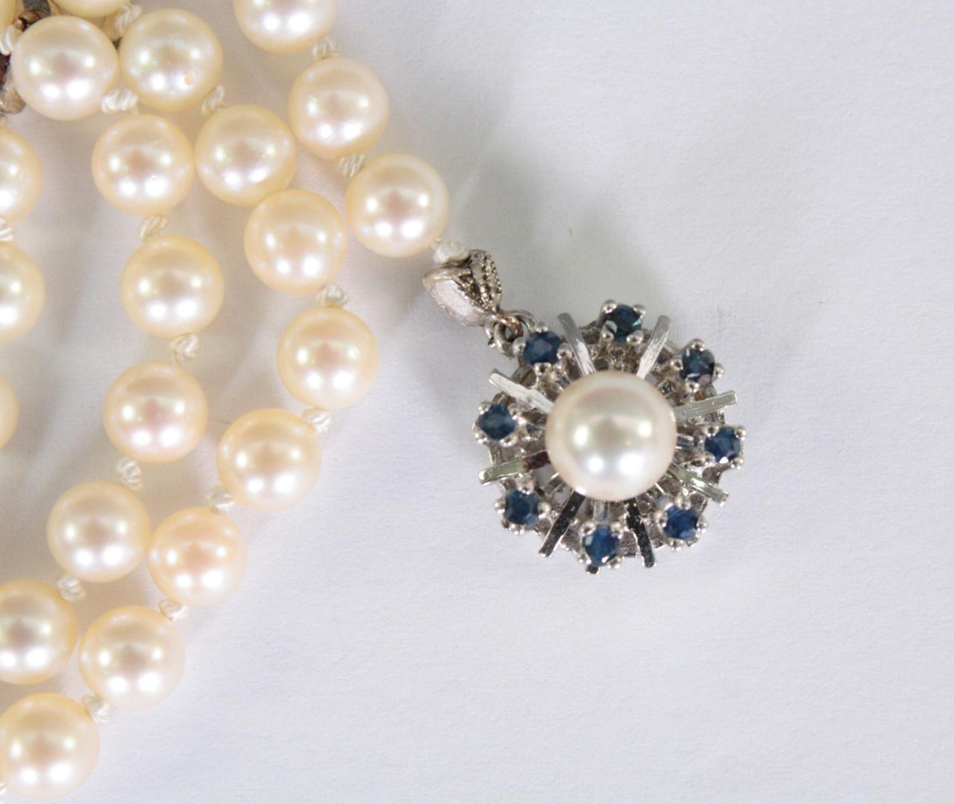 Perlenkette, Weißgoldverschluß mit Saphiren - Image 5 of 6