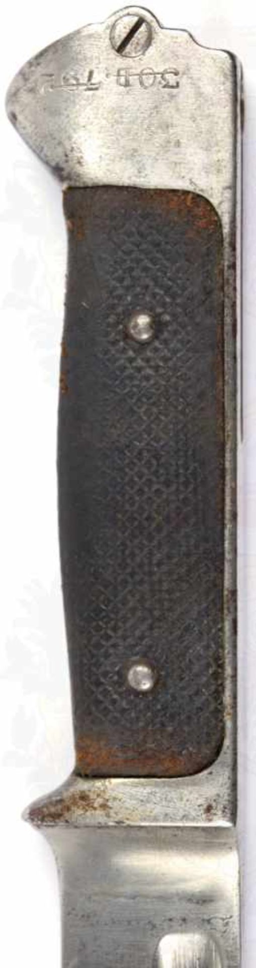 MESSERBAJONETT KRAG-JÖRGENSEN 1889, Klinge m. Dt. Herst. „W.K&.C.“, L. 23,5cm, schwarze geriffelte - Bild 3 aus 5
