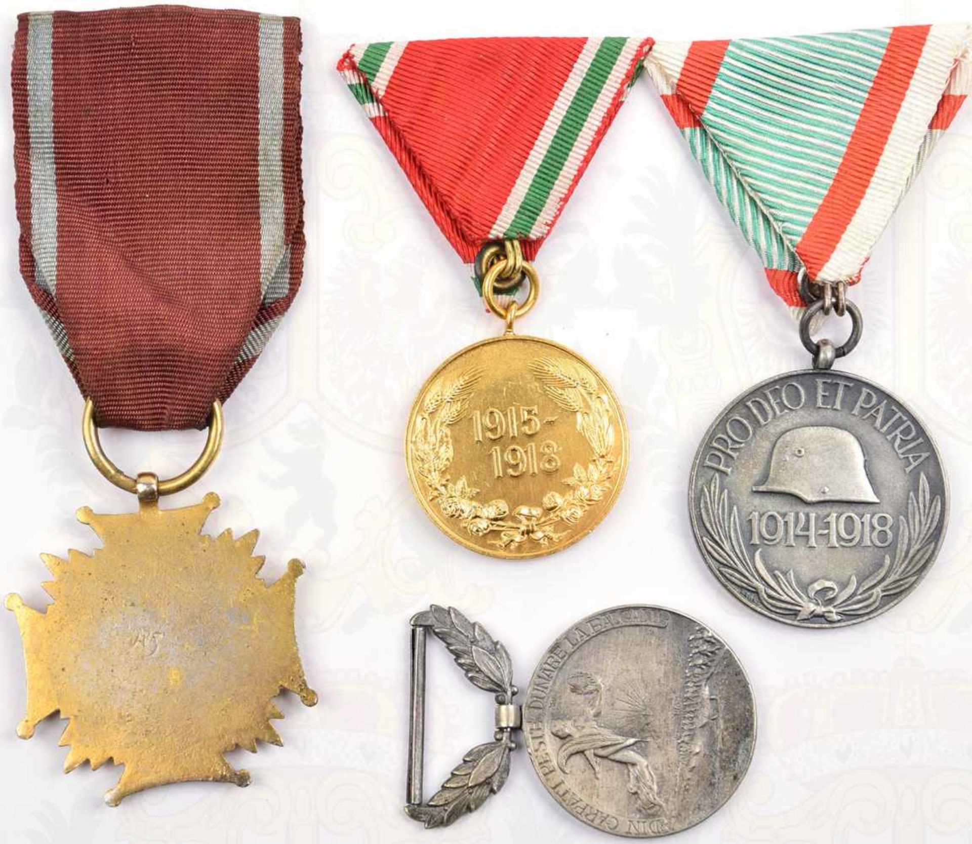 4 EHRENZEICHEN: Verdienstkreuz d. Republik Polen in Gold, Fertigung ab 1960; Ungar. bzw. Bulgar. - Bild 2 aus 2