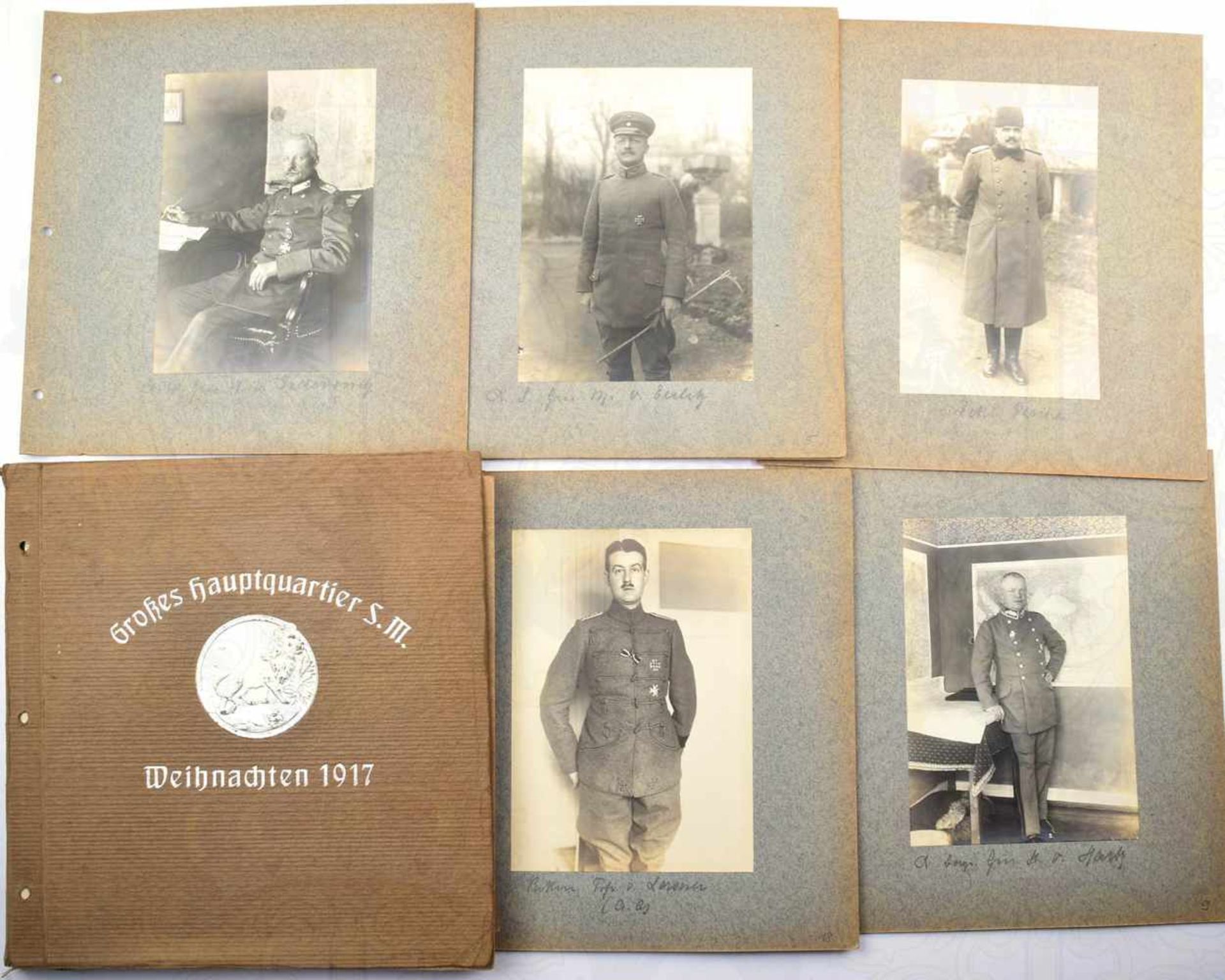 FOTOALBUM GROßES HAUPTQUARTIER WEIHNACHTEN 1917, m. 30 einmontierten A-5 Fotos, alle namentlich
