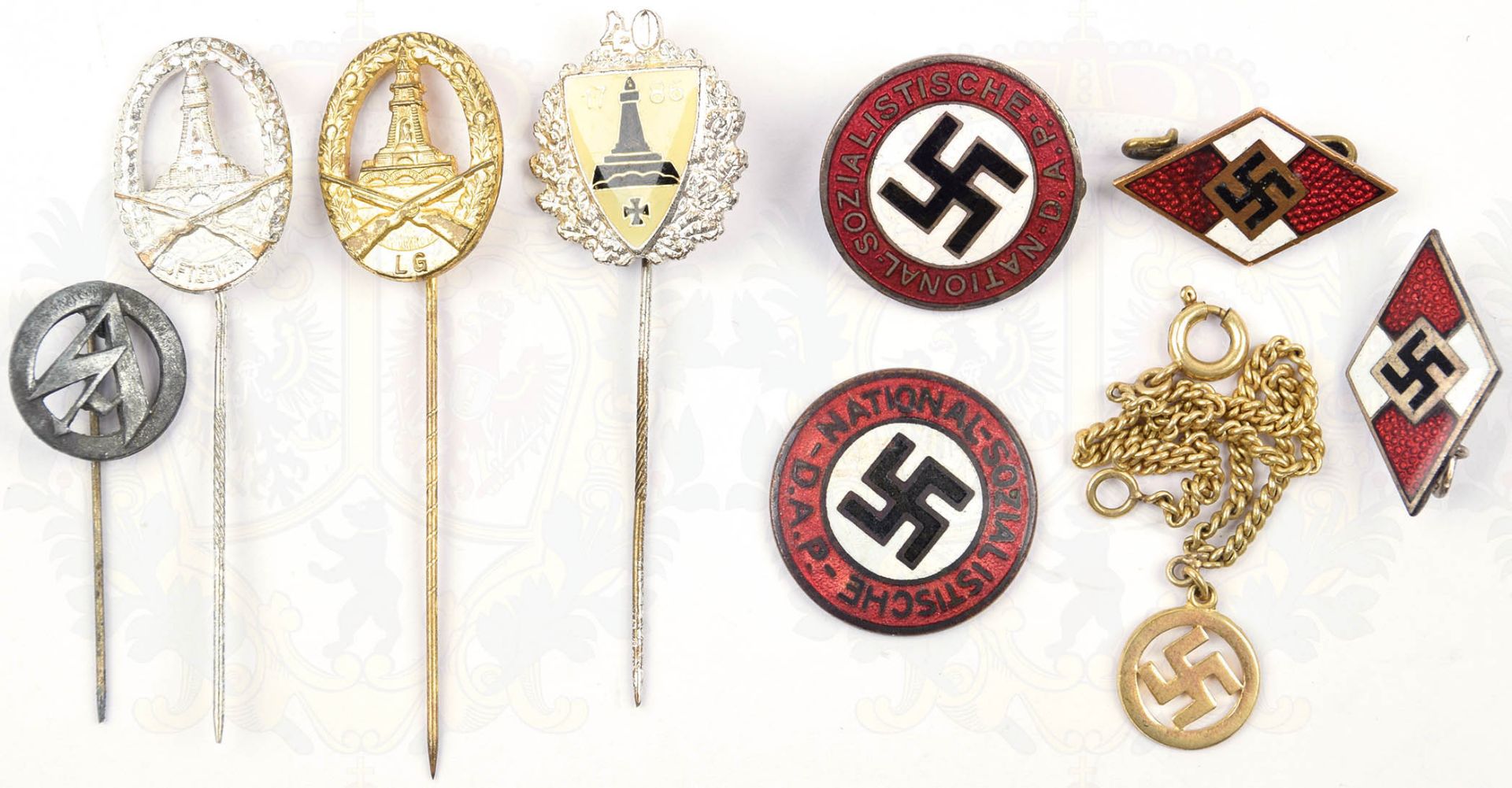 9 ABZEICHEN, 2 HJ-Mitgliedsabzeichen; Herst. „RZM M1/159“ bzw. „...M1/172“; 2 NSDAP-