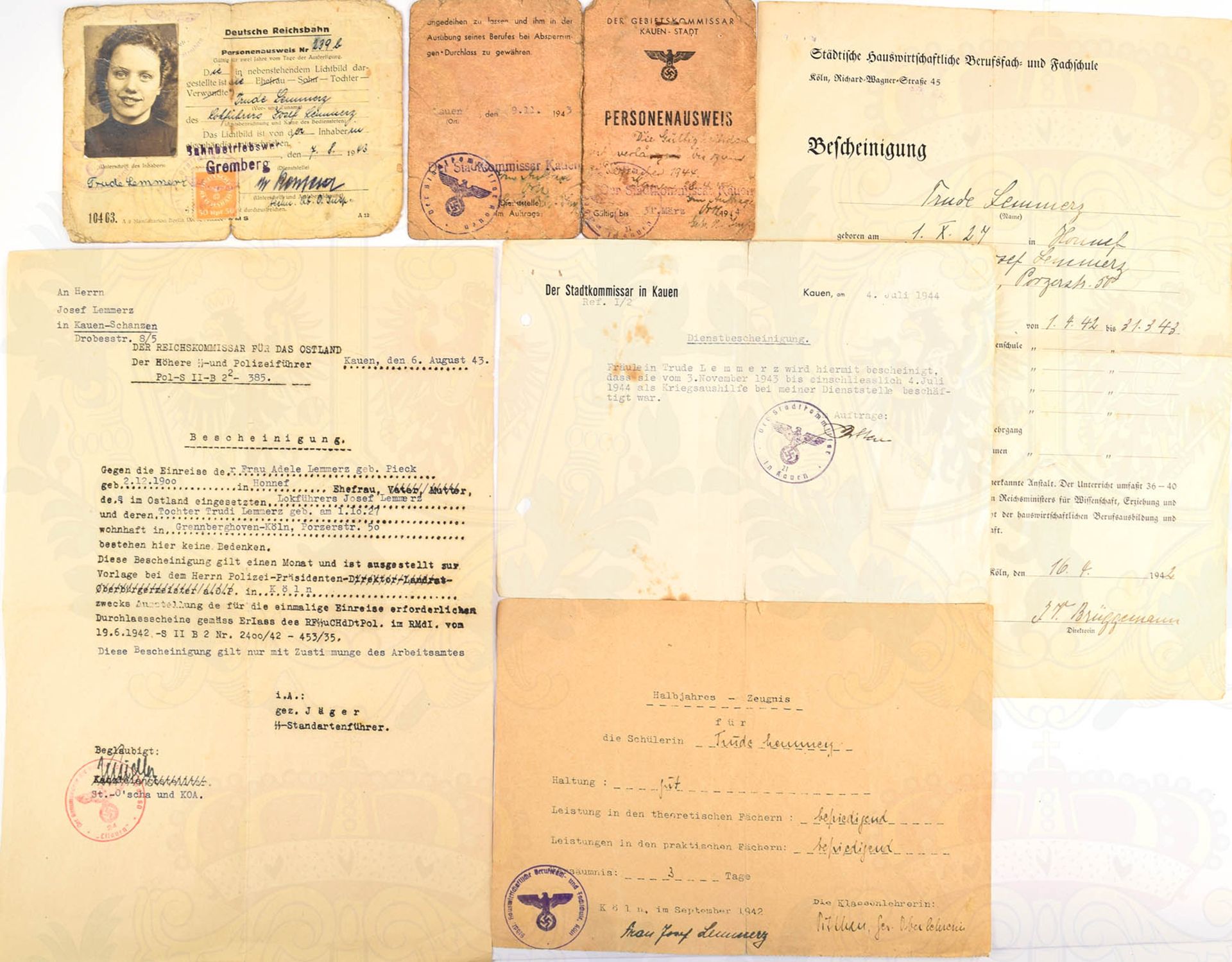 AUSWEISGRUPPE ZIVILANGESTELLTE, beim Reichskommissar Kauen Stadt 1943/44, Personenausweis,