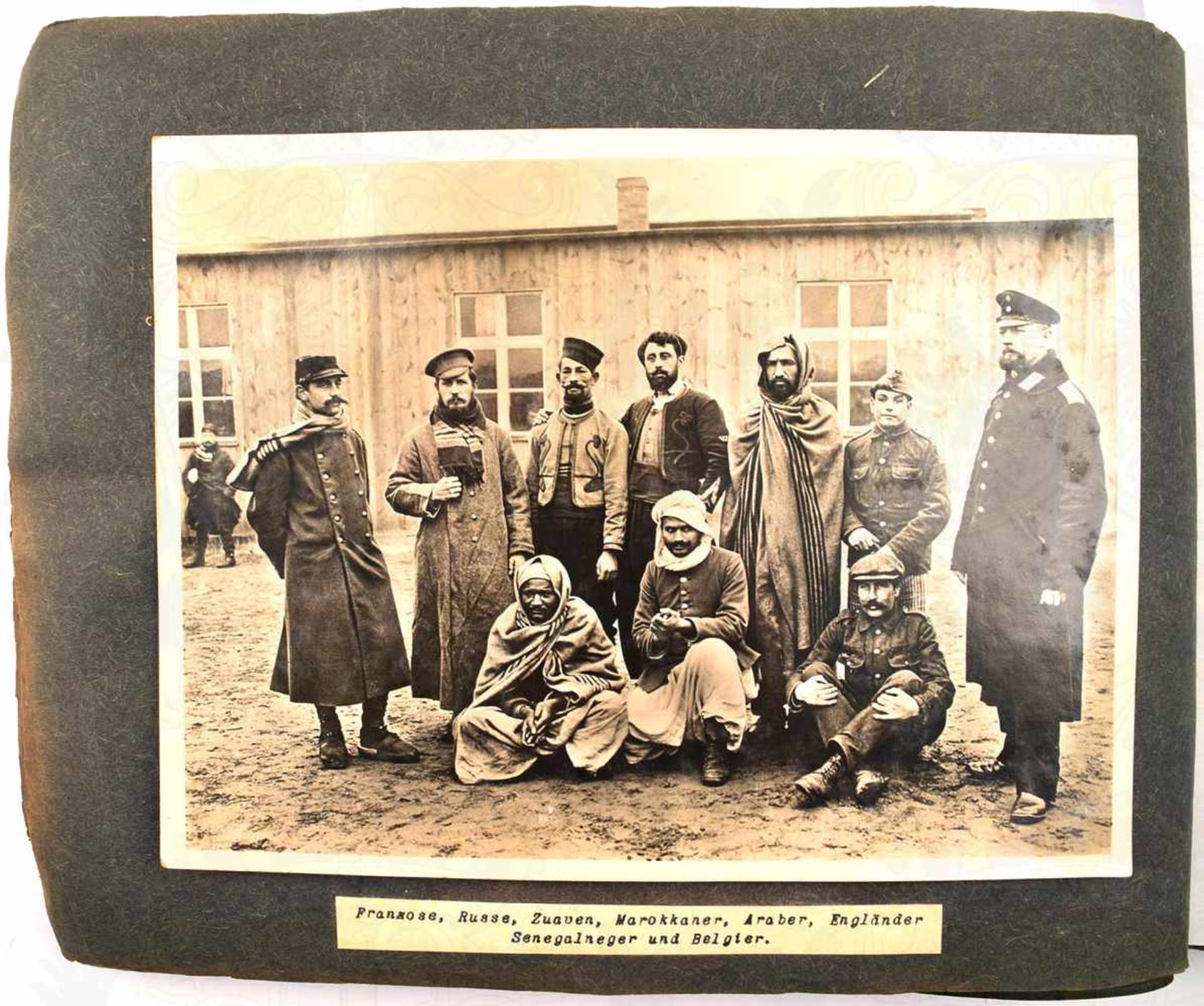 FOTOALBUM KRIEGSGEFANGENEN-LAGER WÜNSDORF BEI ZOSSEN, 1915, mit 140 Fotos, Gefangene versch.