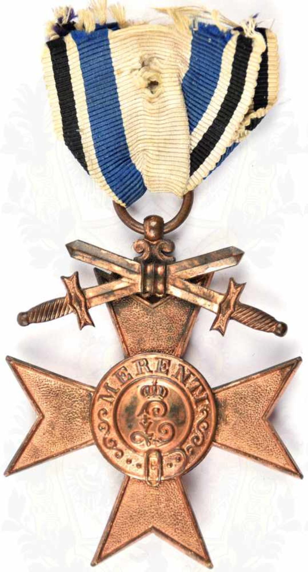 MILITÄRVERDIENSTKREUZ 3. KLASSE MIT SCHWERTERN, 3. Form 1913, Buntmetall/bronziert, etwas gedunkelt,