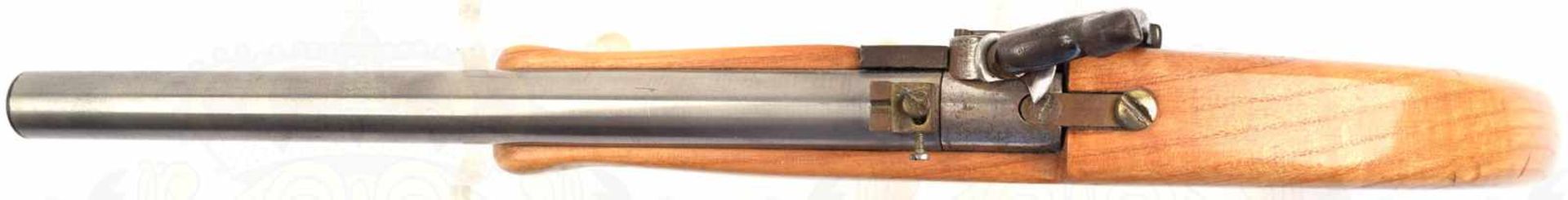 PERKUSSIONS-MODELLPISTOLE, glatter Rundlauf, ca. Kal. 9mm, Schloßteile Eisen u. Messing, heller - Bild 4 aus 4