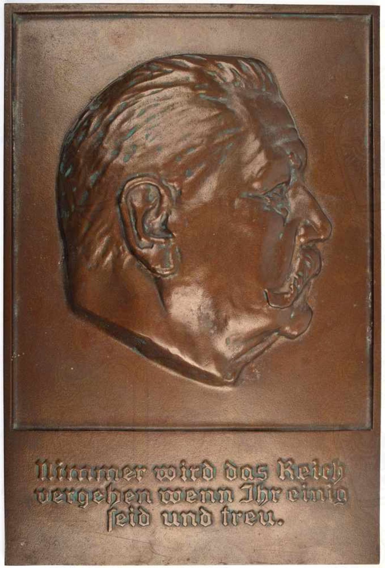 PLAKETTE REICHSPRÄSIDENT VON HINDENBURG, Eisenguss/bronziert, 1936, Kopfprofil u. Zitat „Nimmer wird