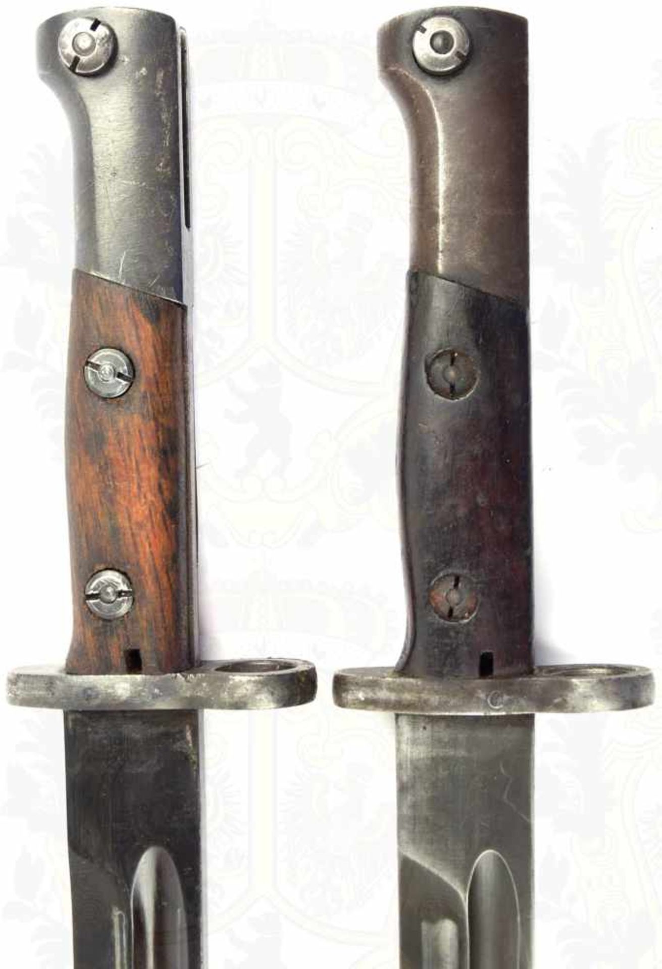 2 BAJONETTE M 24, Belgien Exportmodell, brünierte Klingen, L. 38cm, Griffteile Eisen/brüniert, - Bild 3 aus 4