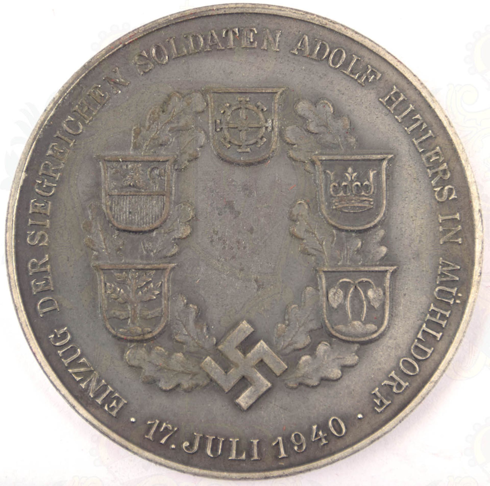 ERINNERUNGS-MEDAILLE,„Einzug der siegreichen Soldaten Hitlers in Mühldorf“, 17.7.1940, Metallguss, - Bild 3 aus 3