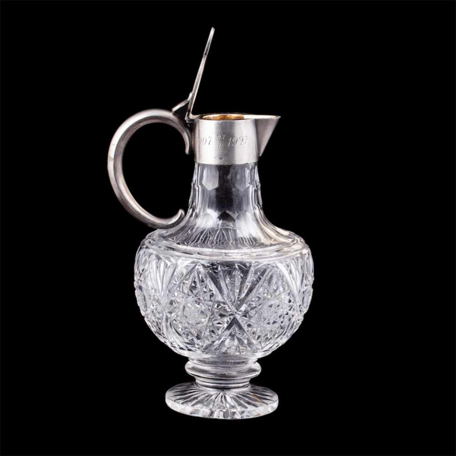 A small Russian silver-gilt and cut-glass carafe - Bild 4 aus 7