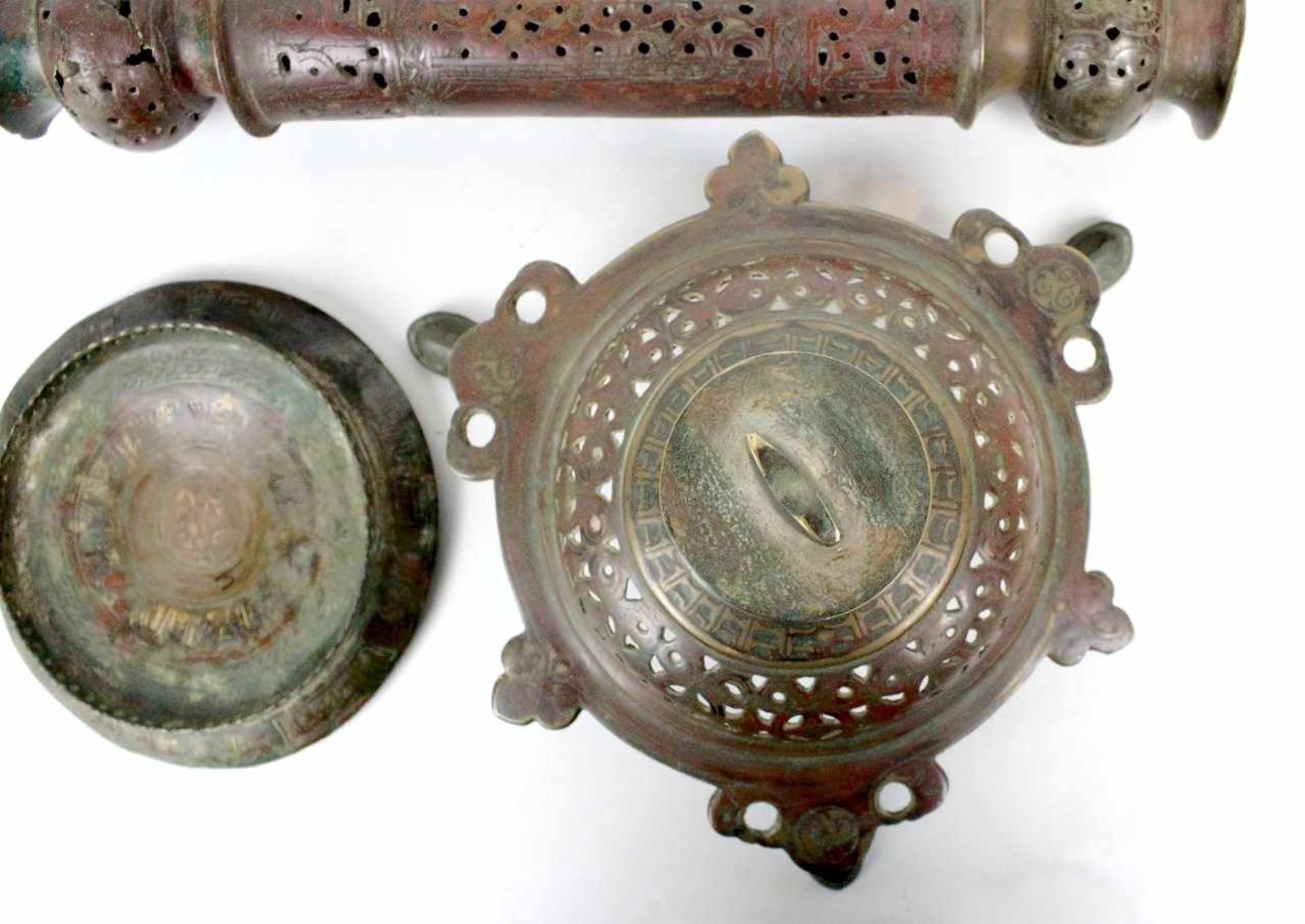 Seljukischer dreiteiliger Weihrauchbrenner aus Kupferbronze 12.Jhdt - Bild 10 aus 13