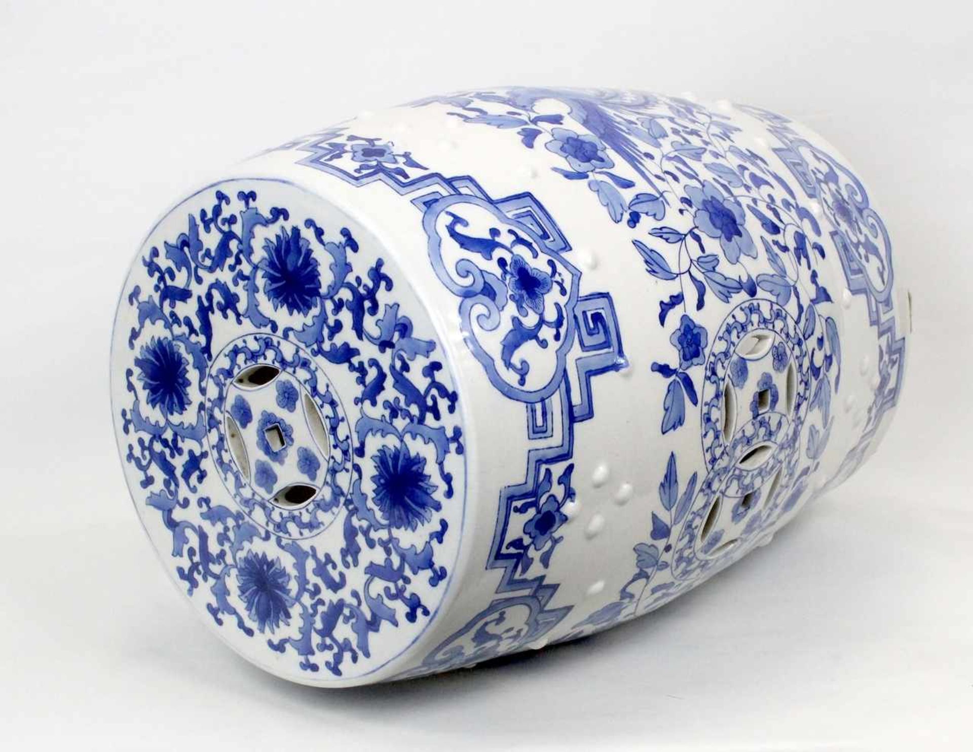 China Blau-weißer Porzellan-Hocker um 1900< - Image 4 of 5