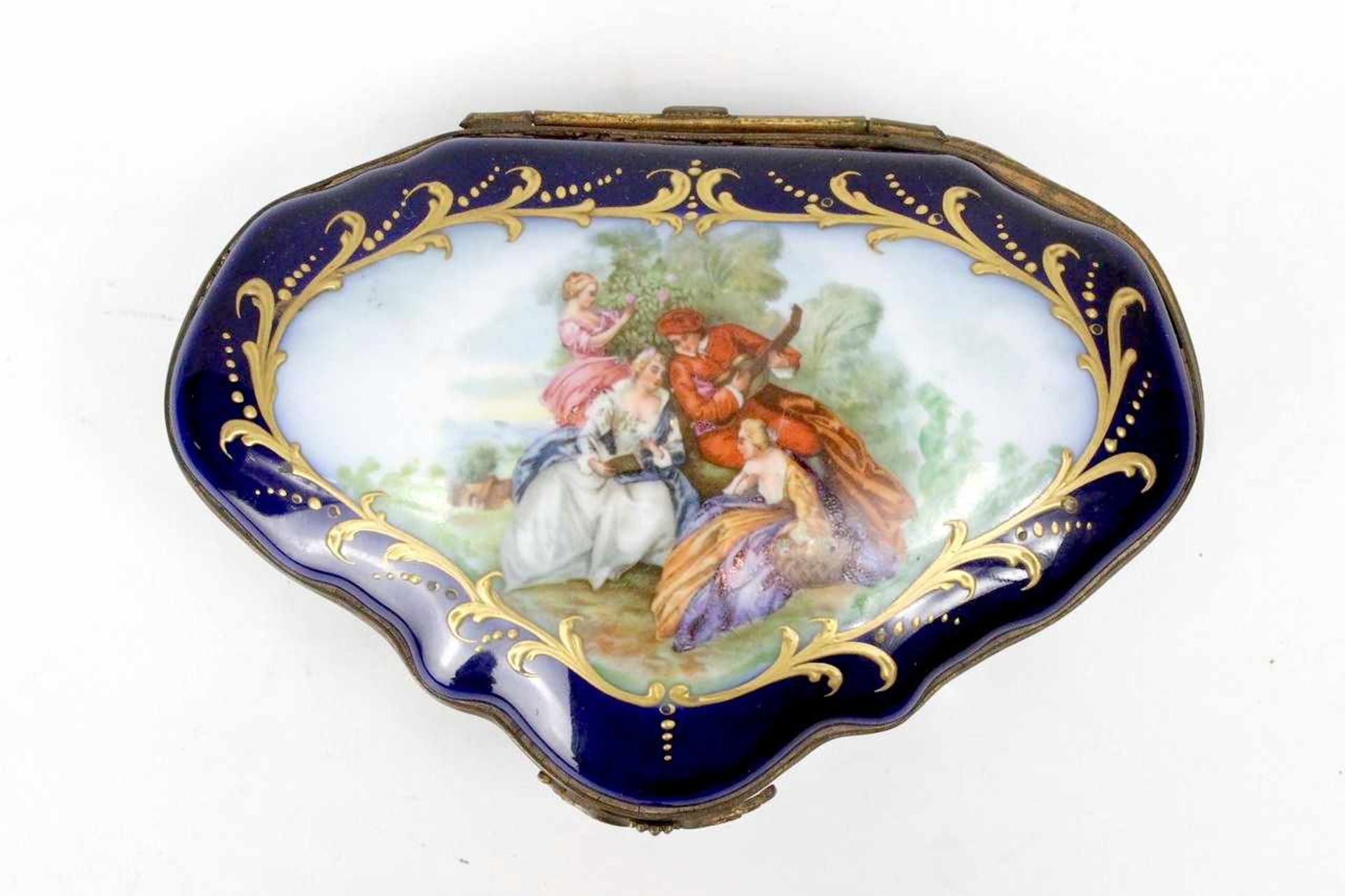 Sevres Porzellan Deckeldose mit Watteau Motiv Frankreich 19.Jhdt - Bild 5 aus 7