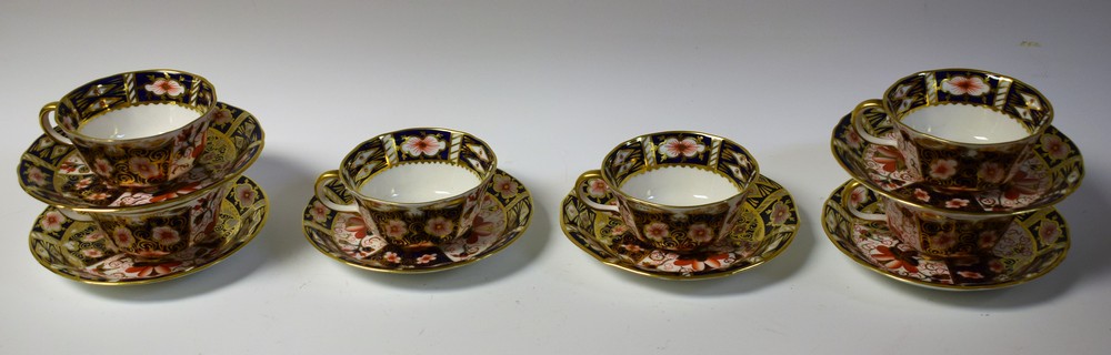 Royal Crown Derby 2451 cups and saucers (6)