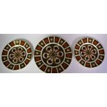 A Royal Crown Derby 1128 pattern plate, 27cm, first quality, a pair, 21.
