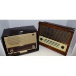 A retro Bakelite radio Phillips B3G6BA;