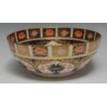 A Royal Crown Derby 1128 pattern circular bowl, 23.