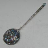 A Russian silver and cloisonne enamel spoon, 16.