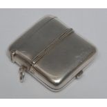 An Edwardian rounded rectangular novelty combination vesta and sovereign case,