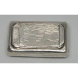 A George III silver rounded rectangular snuff box,