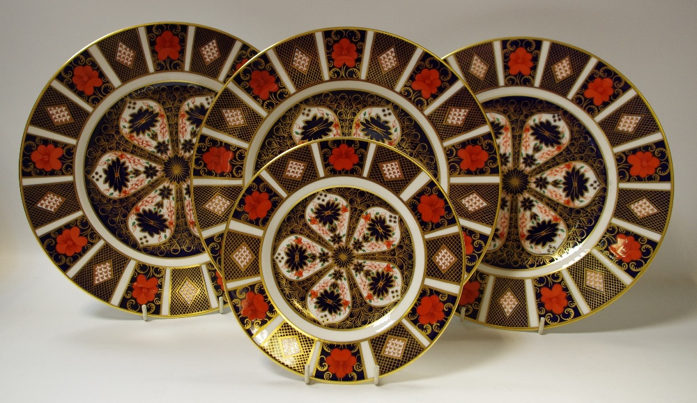 Royal Crown Derby 1128 dinner plates (2nd quality);