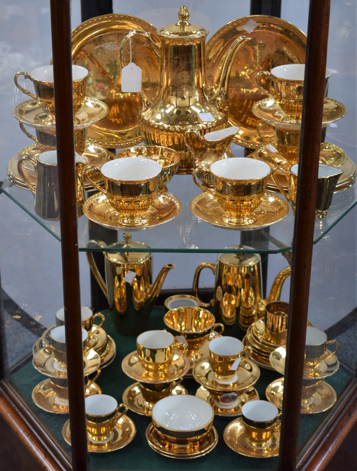 Ceramics - a quantity of gilt glazed porcelain, Crown Devon, Czechoslovakian,