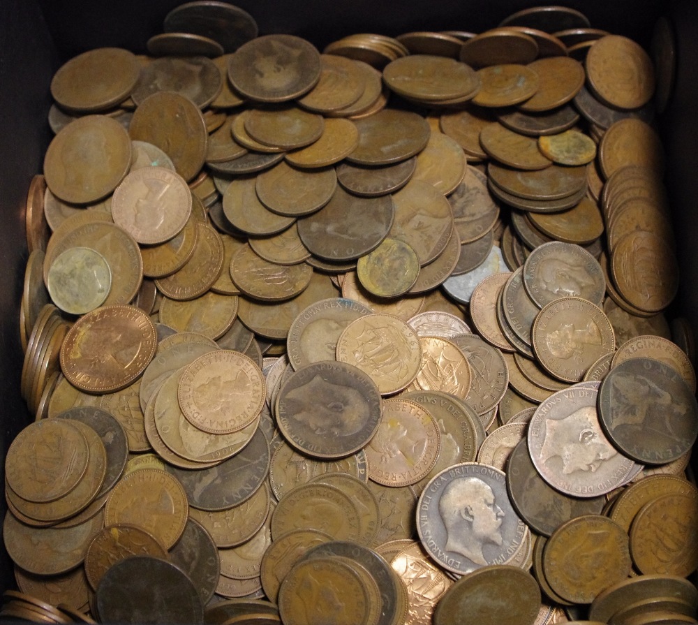 Coins - various British pennies, Victoria and later; half pennies; etc,