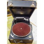 A Viva-Tonal Columbia Grafanola No. 109A portable gramophone.