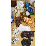 Decorative ceramic cat figures including Devon ceramics; Studio Twro,
