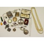 Jewellery - a 9ct bar brooch; a silver ribbon brooch; a silver thistle spoon; a silver pill box;