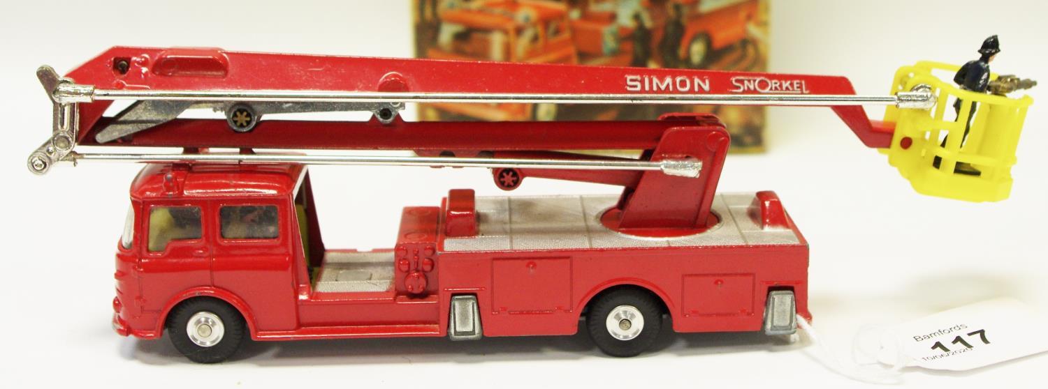 Corgi 1127 Bedford Simon Snorkel Fire Engine - red, silver platforms, - Image 4 of 7