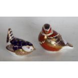 A pair of Royal Crown Derby paperweight birds (2)