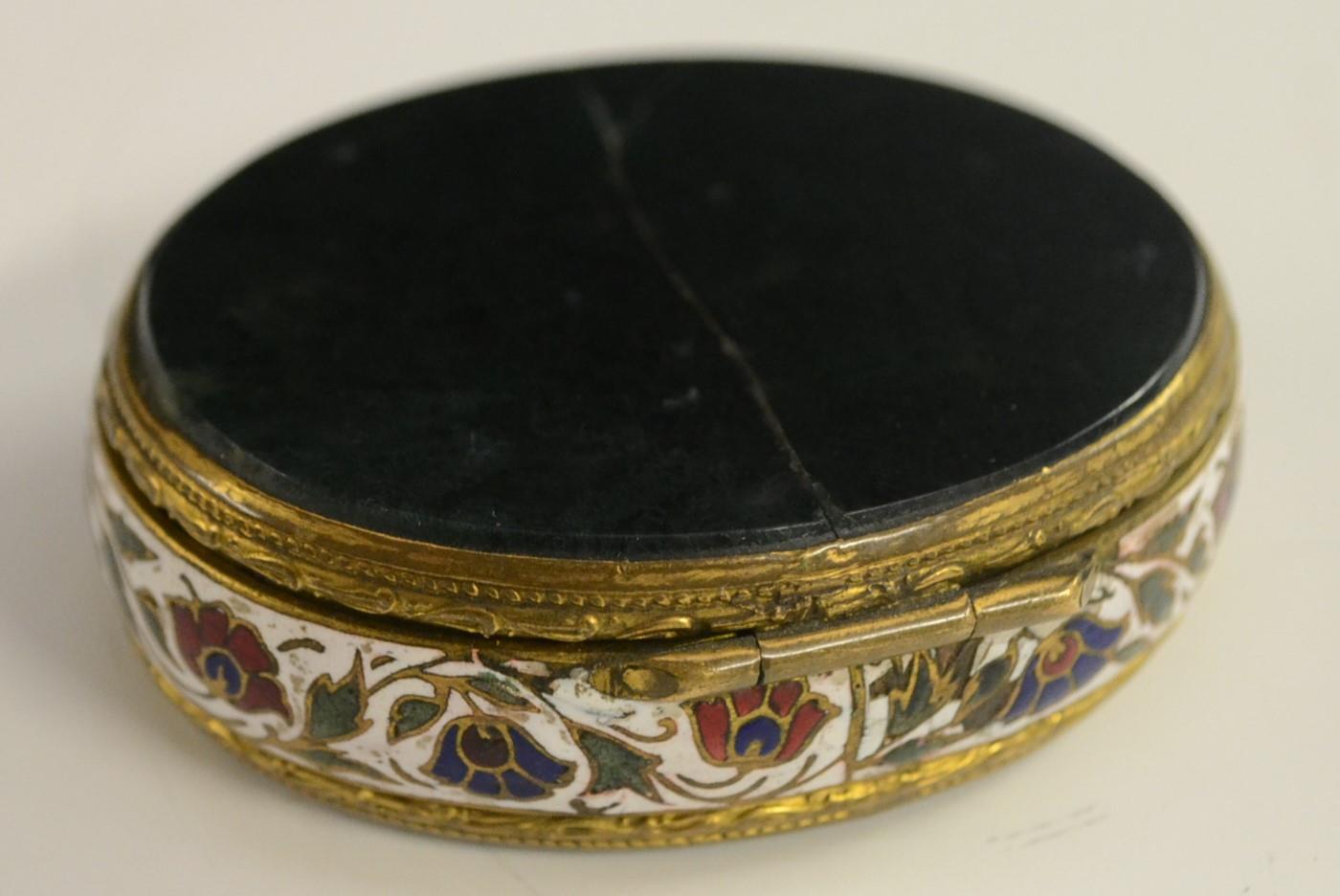 A 19th century agate mounted gilt metal and enamel oval snuff box, hinged cover, - Image 9 of 11