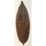 Tribal Art - a small Papua New Guinea mask, 25.