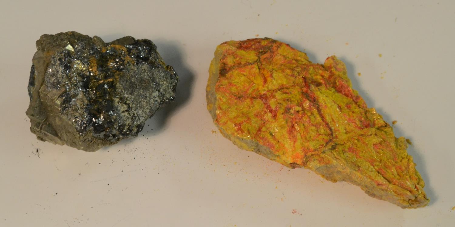 Natural History - Geology - Mineralogy - an American realgar and orpiment specimen, 12. - Image 3 of 3