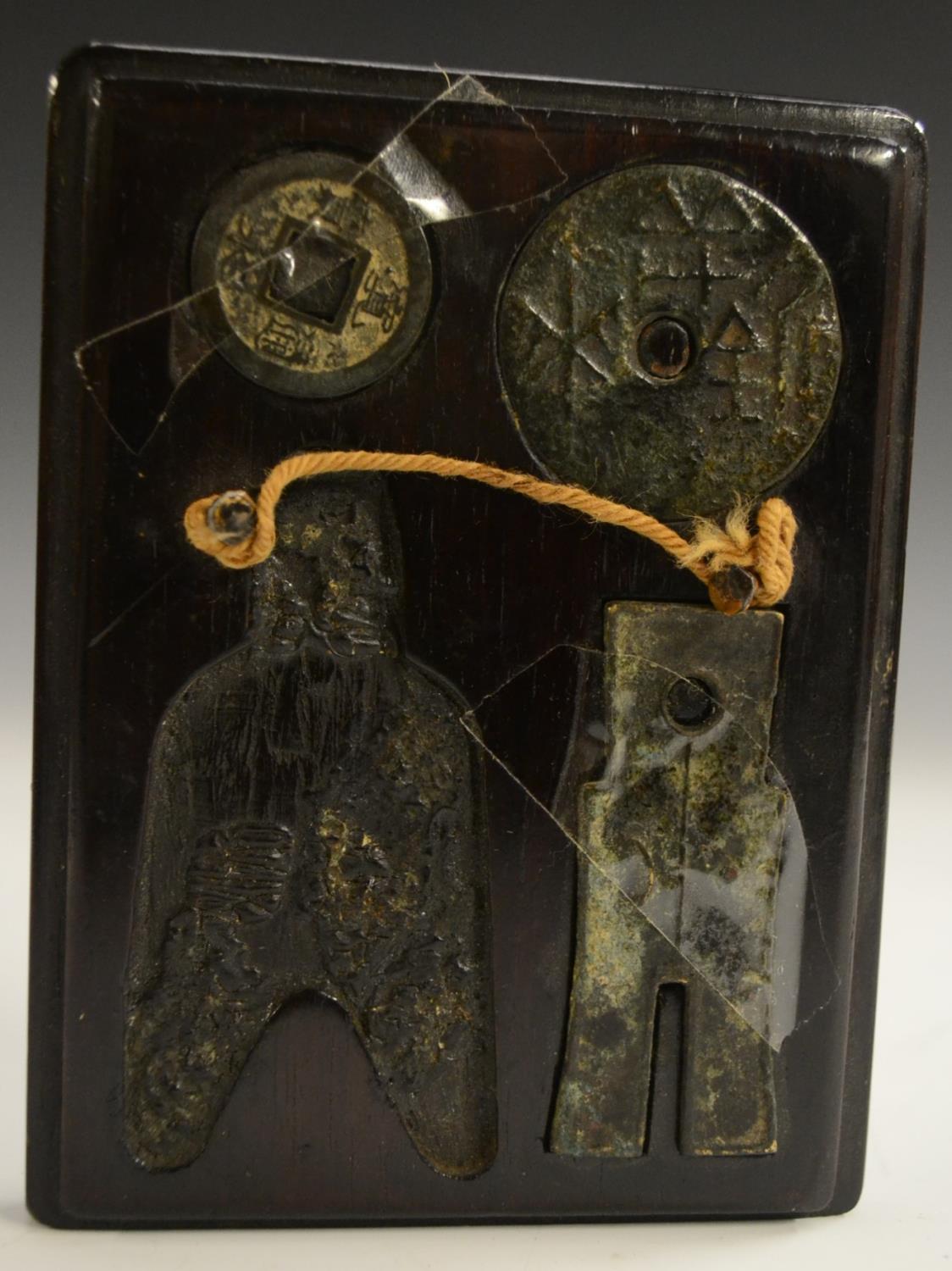 A Japanese bronze-mounted hardwood plaque, the front inset with a figural relief of an official, - Image 4 of 6