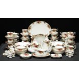 Ceramics - a very extensive Royal Albert Old Country Roses dinner service